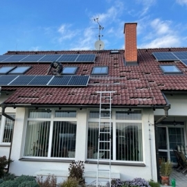 Fotovoltaická elektrárna - instalace panelů